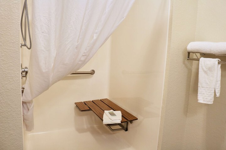 Room 9 of 22