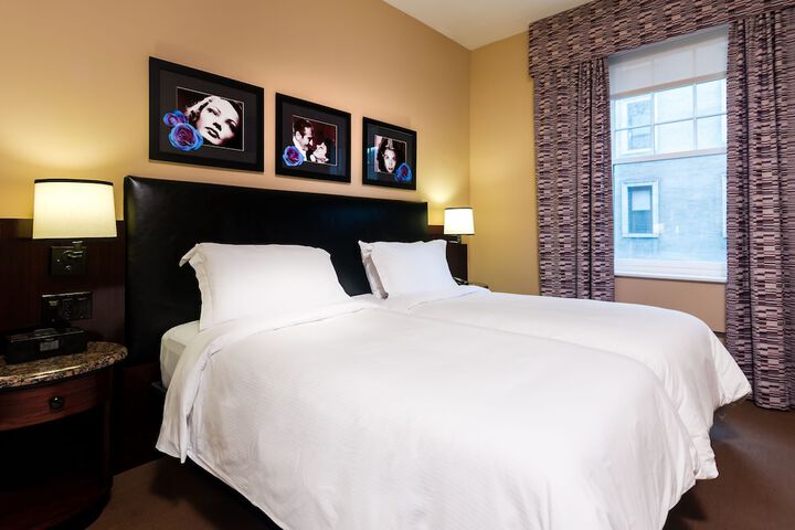Room 9 of 37