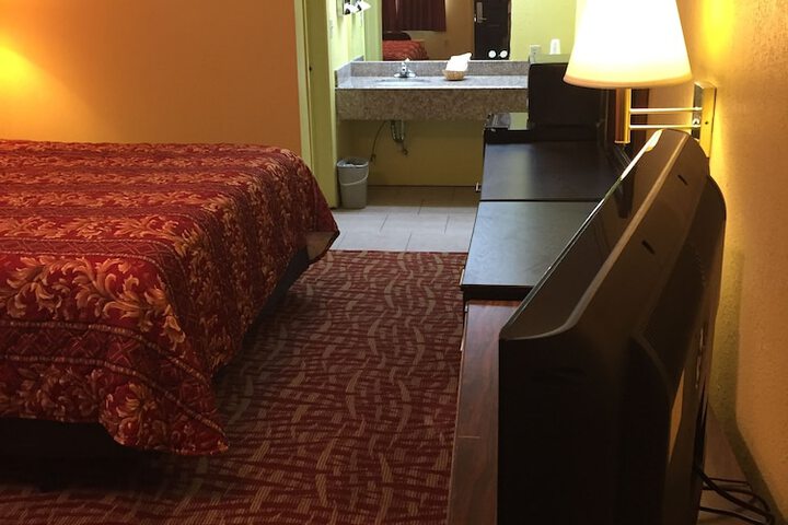 Room 17 of 31