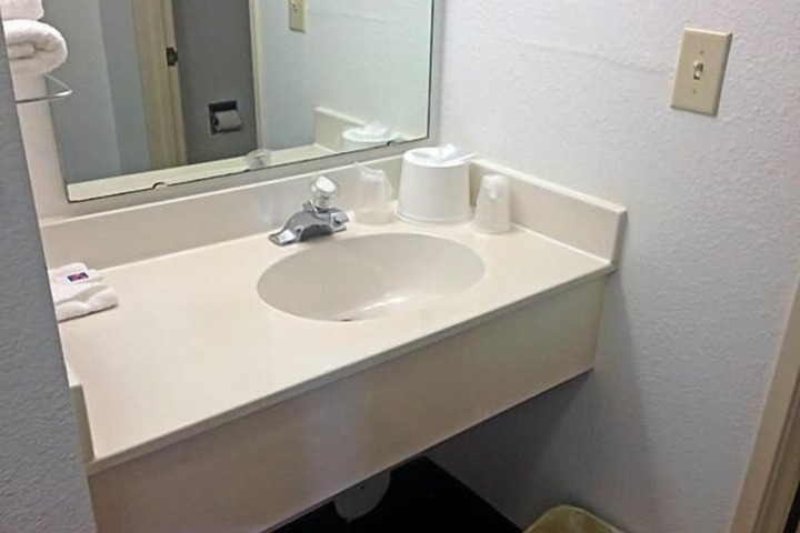 Room 15 of 34