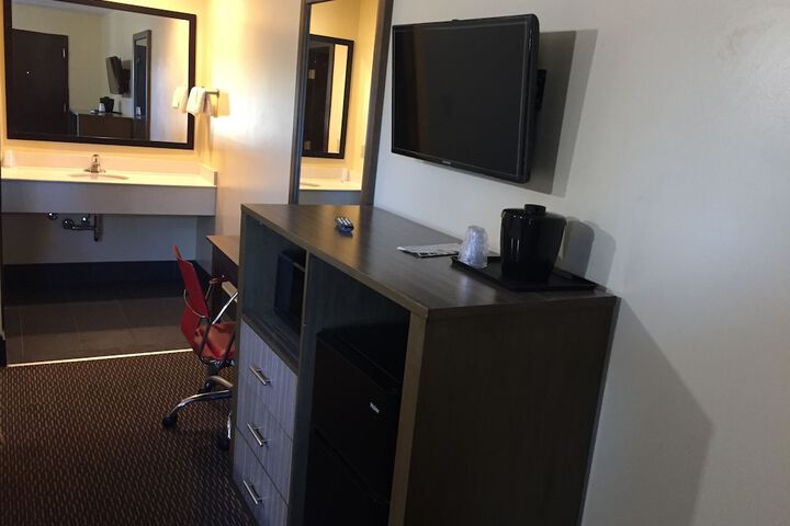 Room 8 of 19