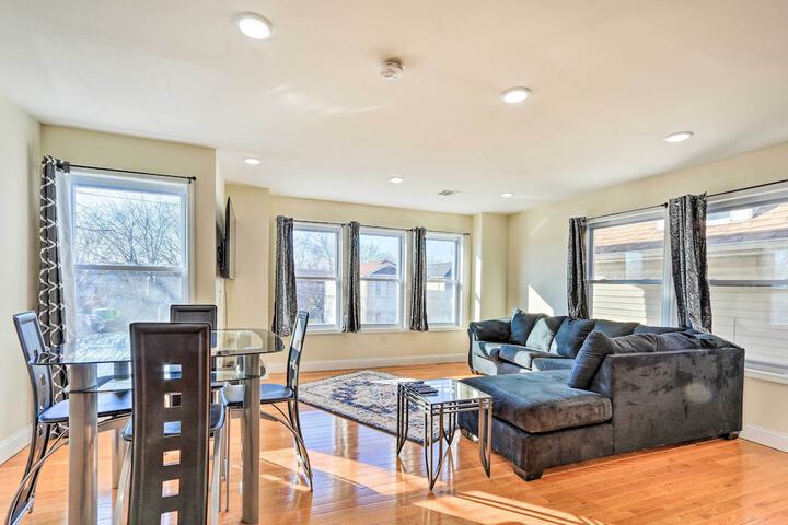 Bright Irvington Home 2 Mi to Prudential Center!