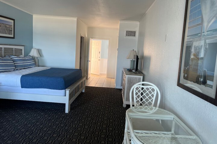 Room 27 of 107
