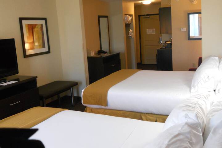 Room 15 of 36