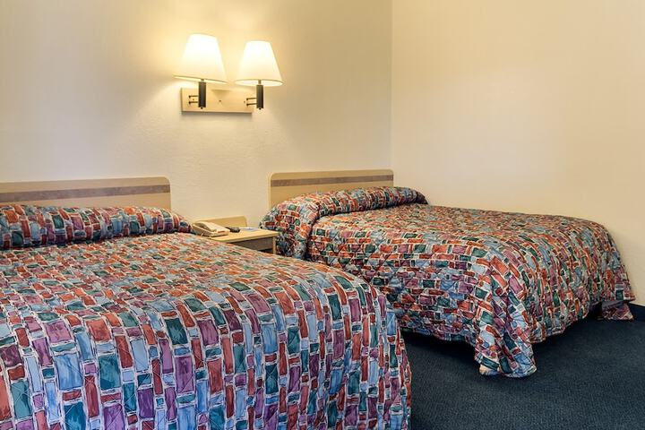 Room 4 of 7