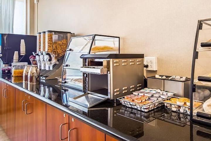 Breakfast/Coffee Service 24 of 26
