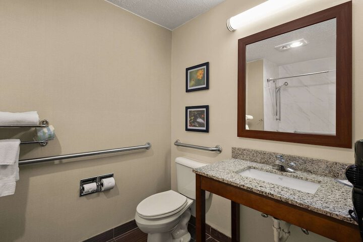 Room 15 of 77
