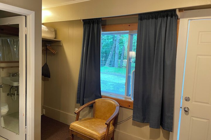 Room 21 of 86