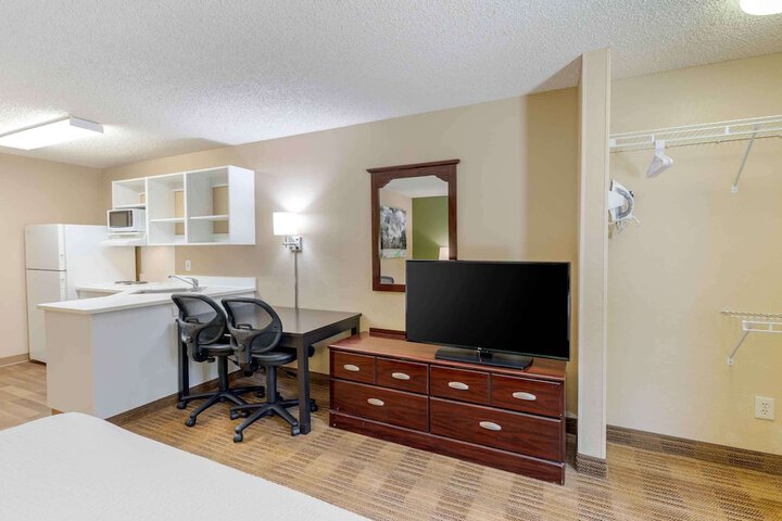 Room 25 of 31