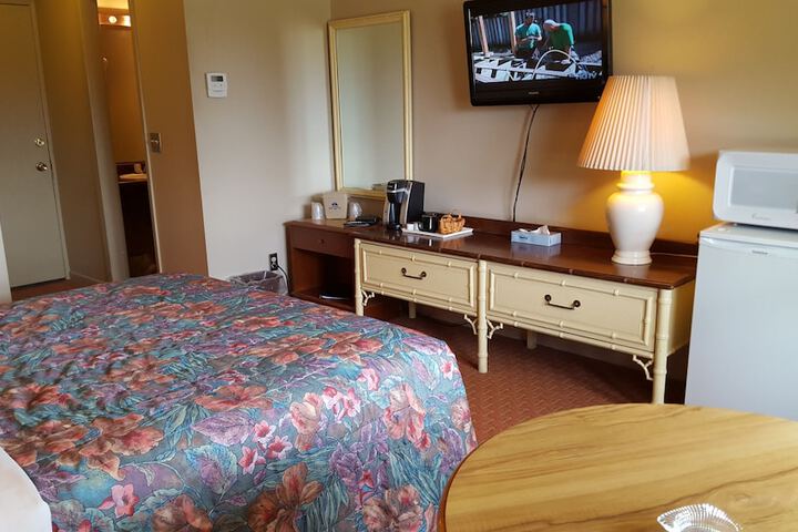 Room 33 of 41