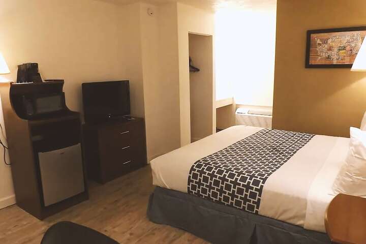 Room 18 of 34