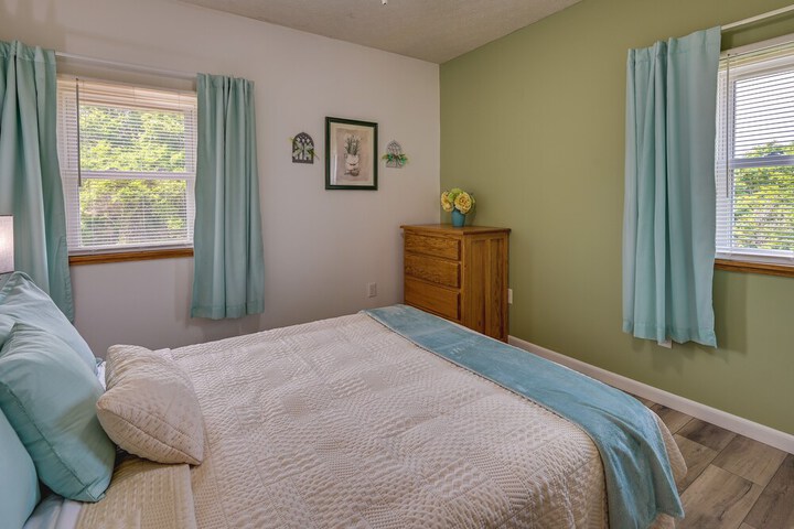 Charming Smiths Grove Home Near Cave Tours!