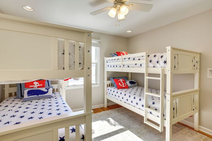 Avalon Vacation Rental w / Porch & Grill!