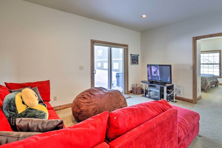 Luxe Rocky Mtn Retreat w / Hot Tub - by Winter Park