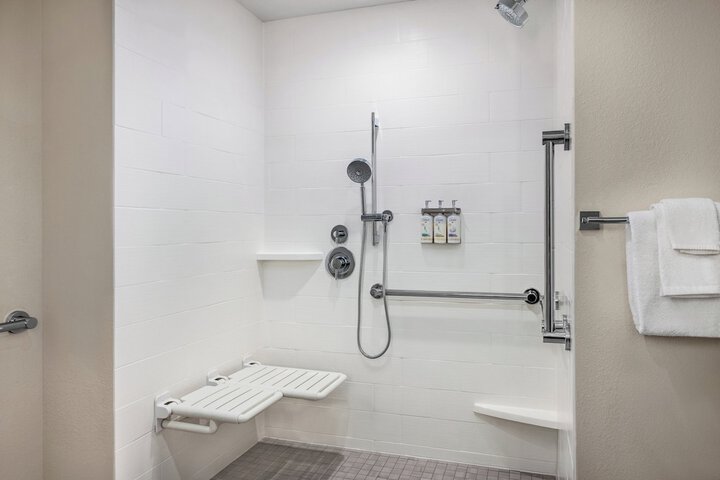 Holiday Inn Express & Suites Hagerstown by IHG