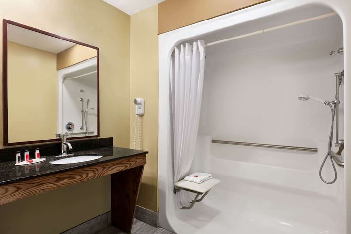 Room 20 of 47
