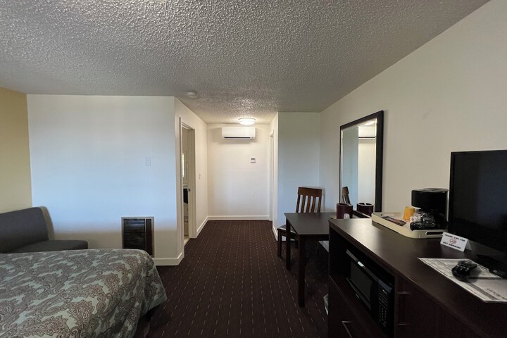 Room 114 of 143