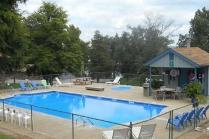 Buzzard Rock Resort & Marina