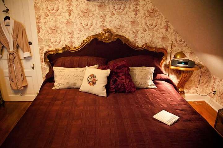 Room 30 of 48
