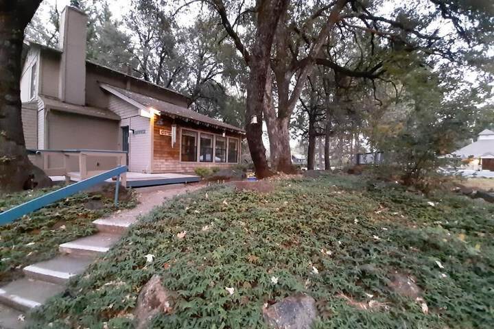 Property Grounds 17 of 18