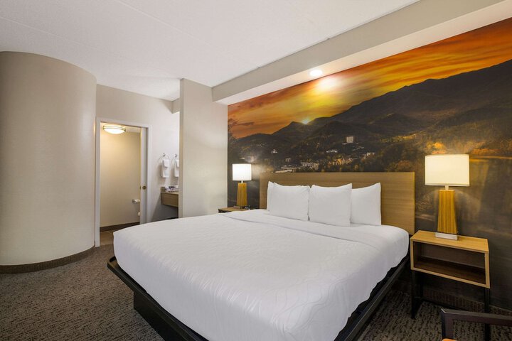 Room 19 of 53