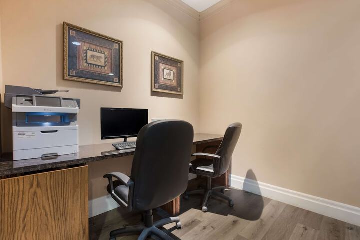 Business Center 38 of 38