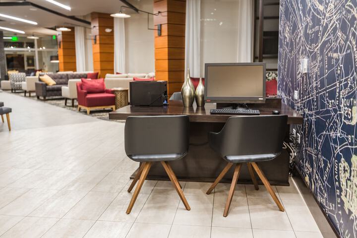 Business Center 77 of 82