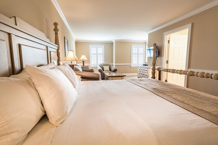 Room 12 of 80