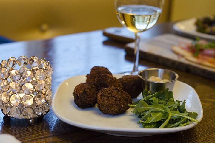 Dining 57 of 62