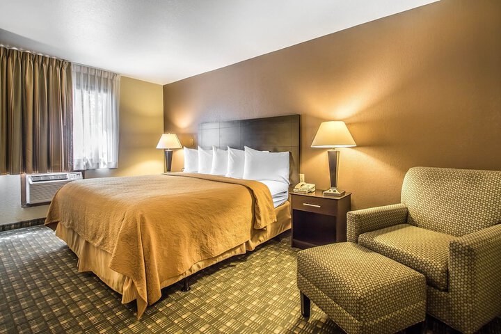 Room 15 of 32