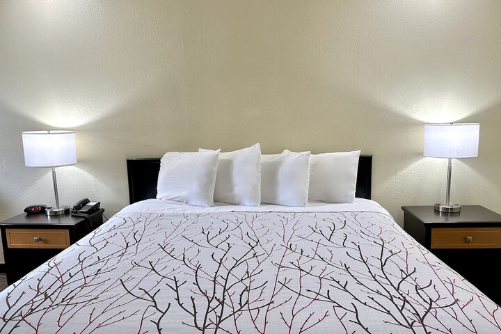 Room 33 of 42