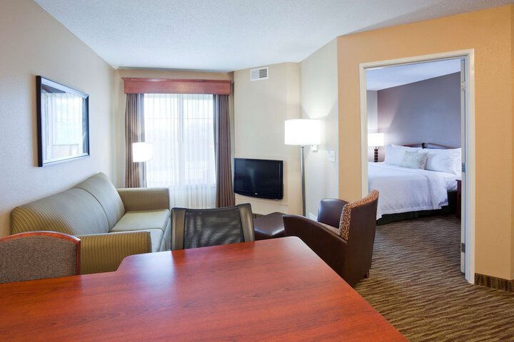 Room 13 of 32