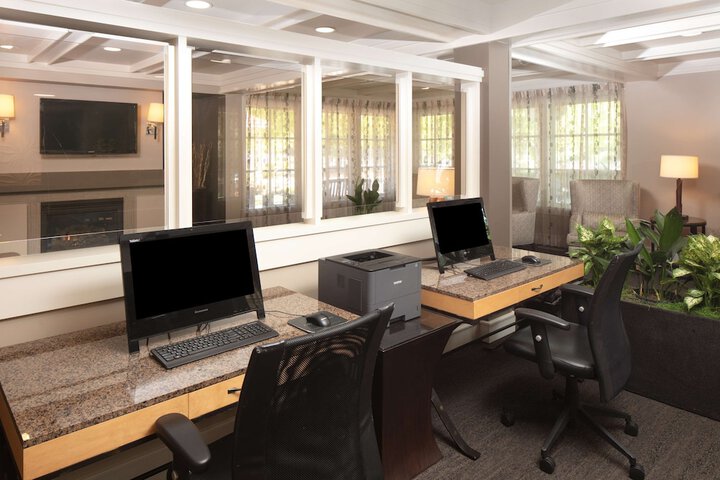 Business Center 38 of 39