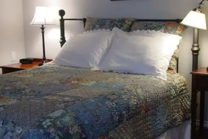 THE MCFARLAND INN