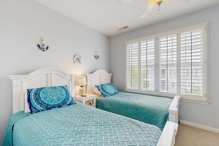 Bayside Resort -31568 Winterberry Pkwy. #305