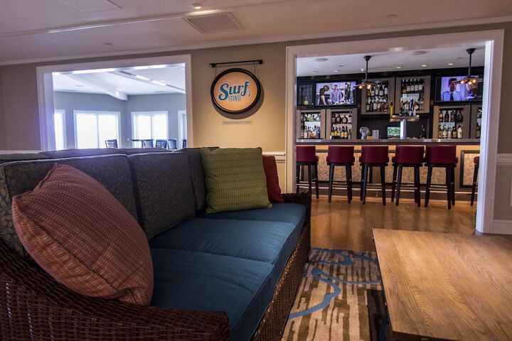 Lounge 81 of 113