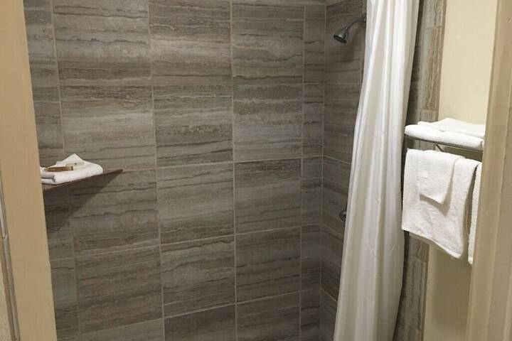 Whispering Creek Lodging & RV Resort