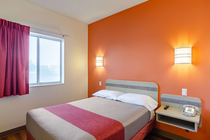 Room 16 of 22