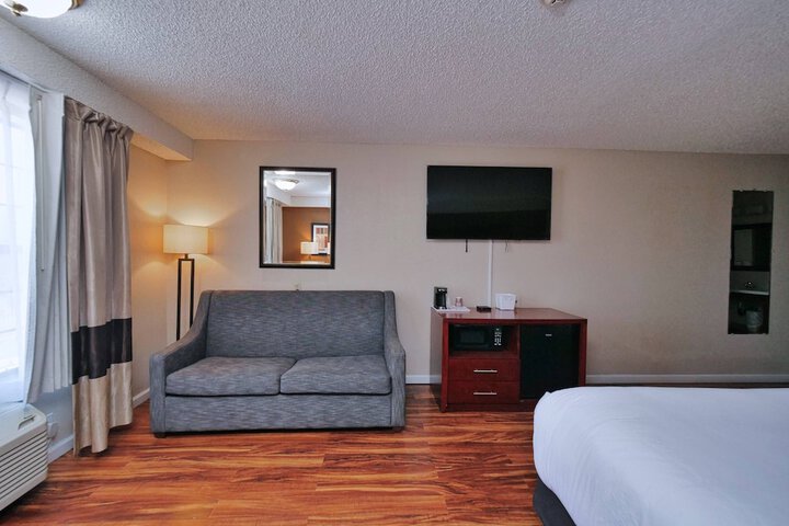 Red Lion Inn & Suites Auburn