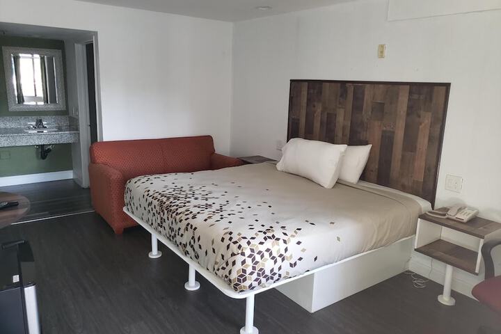 Room 22 of 34