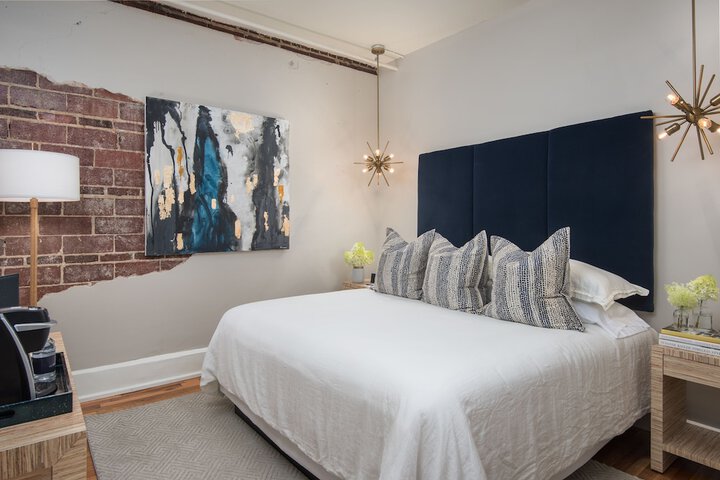 Room 9 of 36