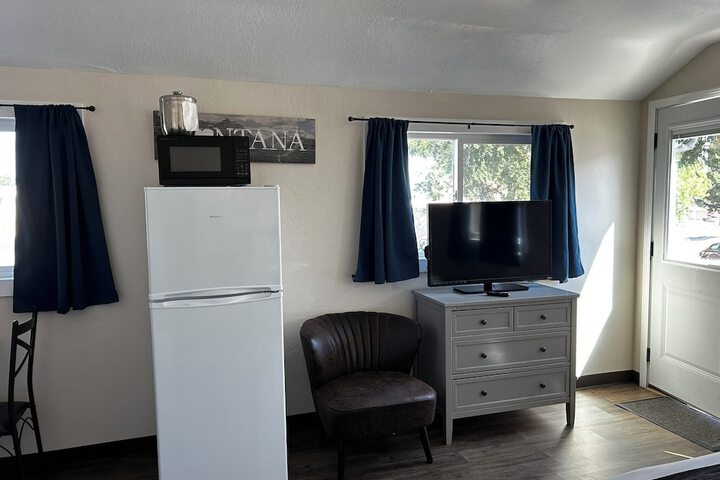 Lamplighter Cabins & Suites