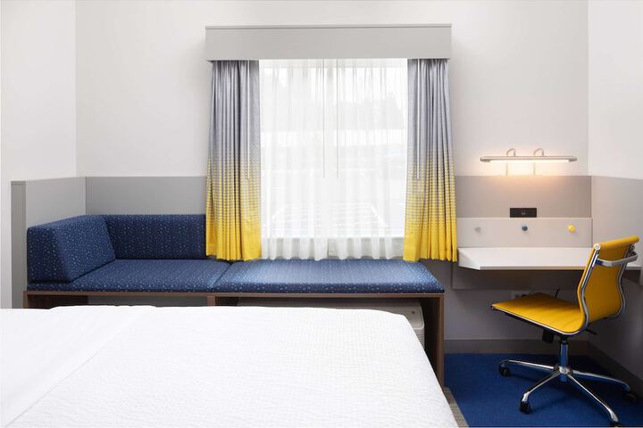 Room 12 of 41