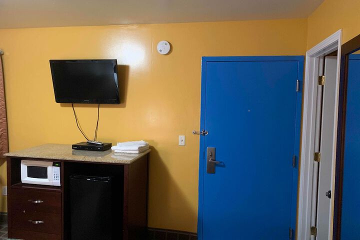 Room 53 of 75
