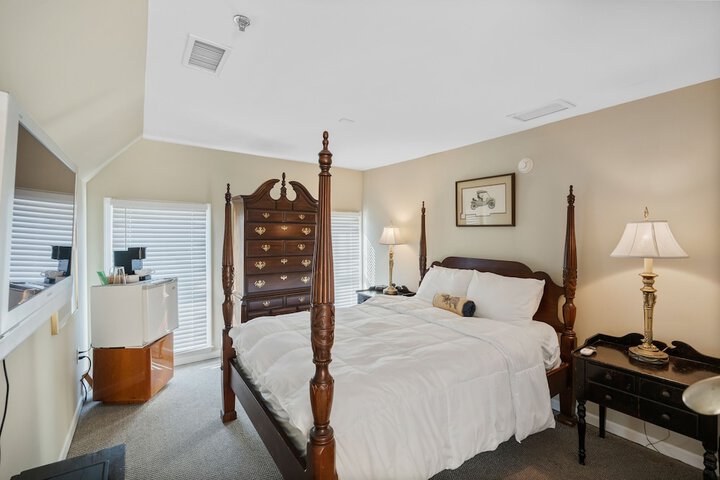 Room 6 of 46