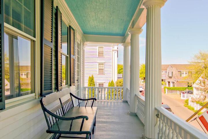 Captain Morse House - Luxury Waterfront, Town, & Beaches - 5 stars