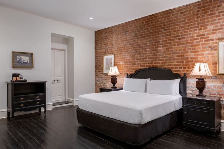 Room 9 of 23