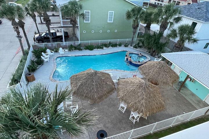 Pool 4 of 29