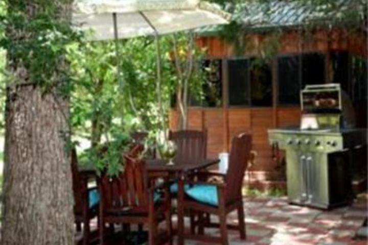 Allas Historical B & B