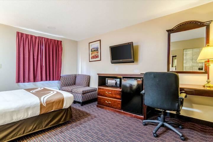 Room 13 of 36